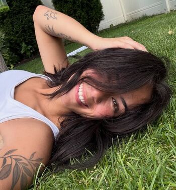 Full leaked Valiroe private onlyfans photo