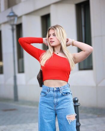Full leaked Vallixpauline page private onlyfans photo