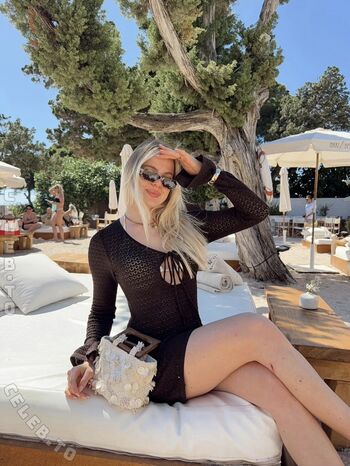 Full leaked Vallixpauline private onlyfans photo