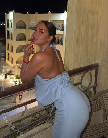 Full leaked Valonaash page private onlyfans photo