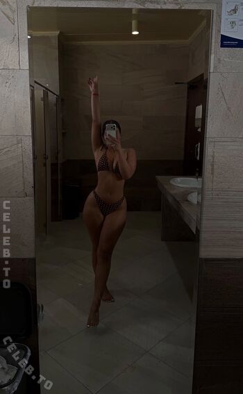 Full leaked Valonaash private onlyfans photo