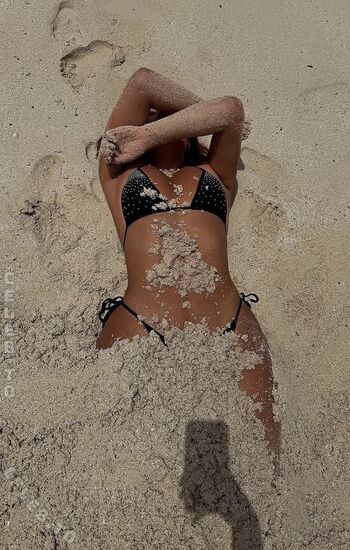 Full leaked Valonaash private onlyfans photo