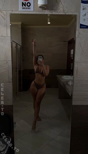 Full leaked Valonaash private onlyfans photo