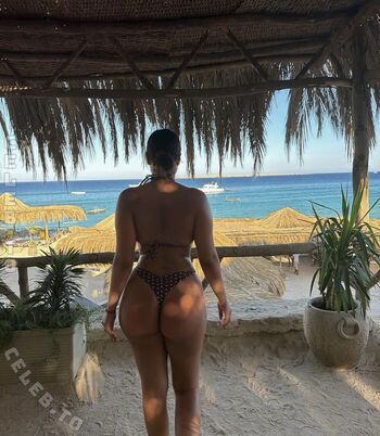 Full leaked Valonaash private onlyfans photo