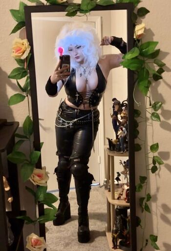 Full leaked Venom wifey page private onlyfans photo