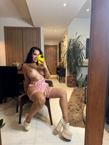 Full leaked Veronica flores private onlyfans photo