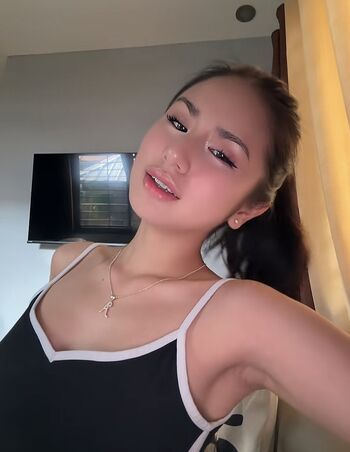 Full leaked Versacehera private onlyfans photo