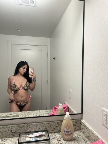 Full leaked Viannneyyyyy private onlyfans photo