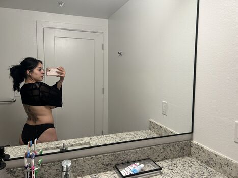 Full leaked Viannneyyyyy private onlyfans photo