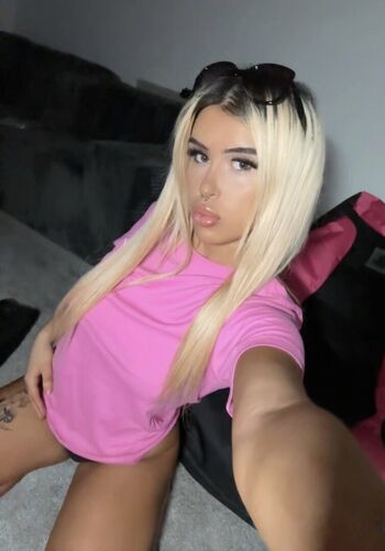 Full leaked Vickiejokr private onlyfans photo