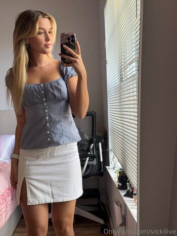 Full leaked Vickilive private onlyfans photo