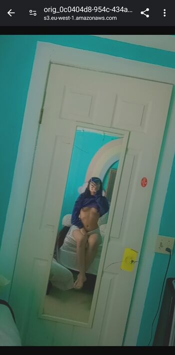 Vicky_solo305