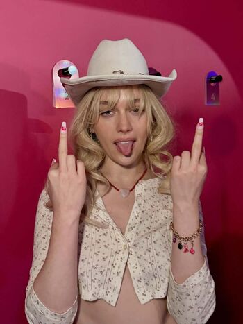 Full leaked Victoria pedretti private onlyfans photo