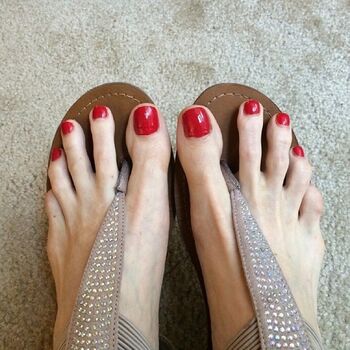 Violet's Toes (Violet's Perfect Feet