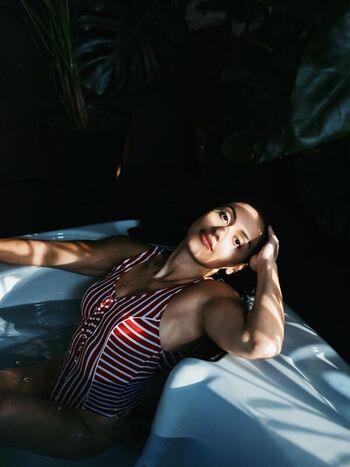 Violeta Dee