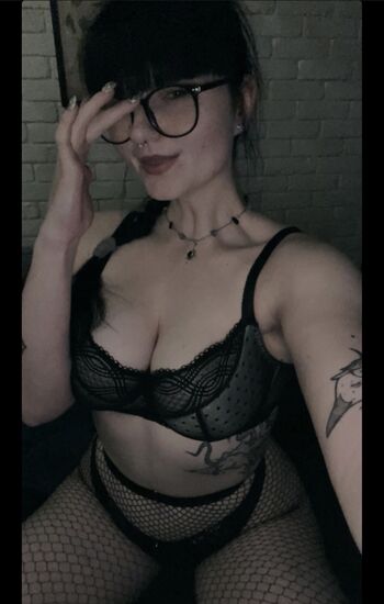 Full leaked Vivickivvv private onlyfans photo