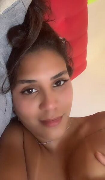 Full leaked Vkmandis private onlyfans photo