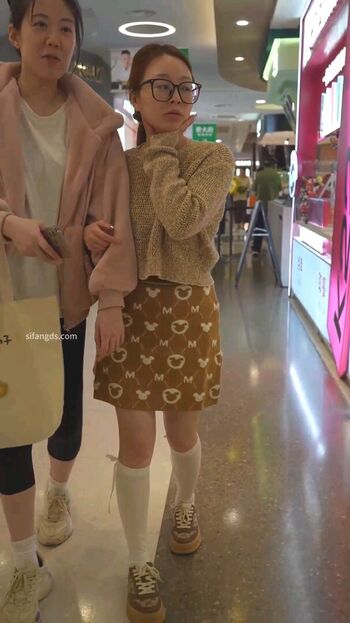 Voyeur Asian Pissing Toilet &Amp; Upskirts Only