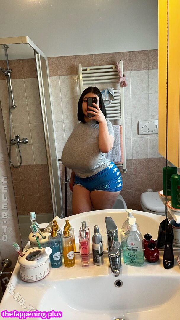 Mxmmytina / VVALENTINABONETALLI Naakte OnlyFans Foto #89