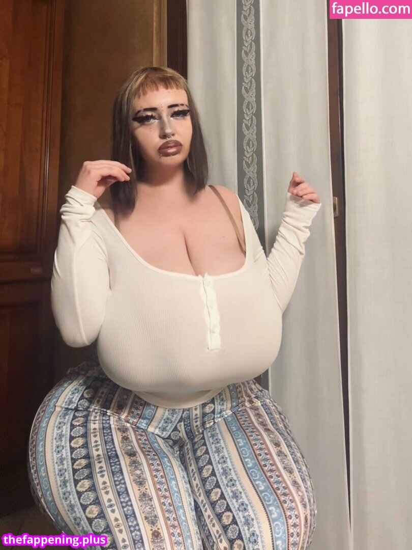 Mxmmytina / VVALENTINABONETALLI Fotografie OnlyFans Dezbrăcată #125