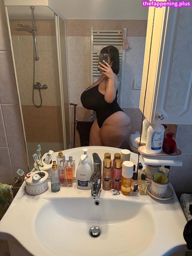 Mxmmytina / Vvalentinabonetalli Nacktes OnlyFans Foto #185