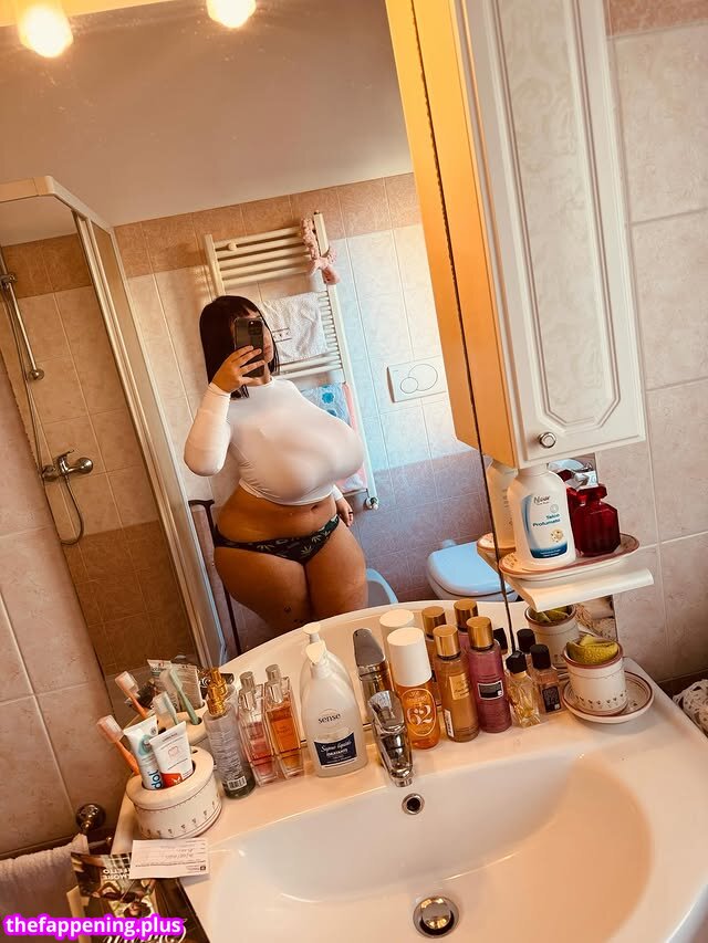 Mxmmytina / Vvalentinabonetalli Nacktes OnlyFans Foto #186