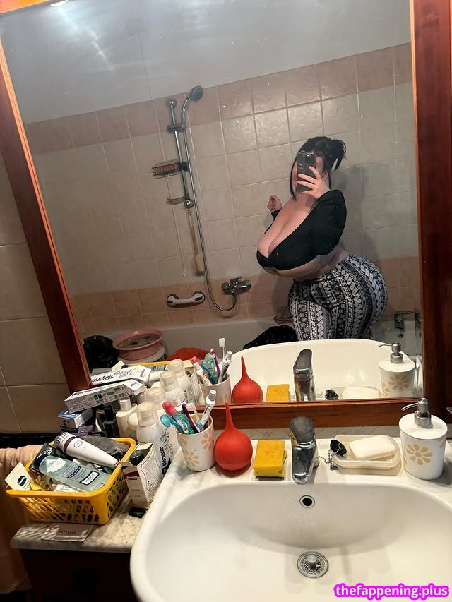 Mxmmytina / Vvalentinabonetalli Nahá OnlyFans fotografie #196