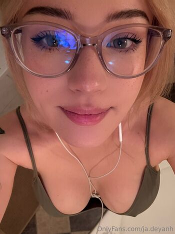 Full leaked Vylerria  page private onlyfans photo