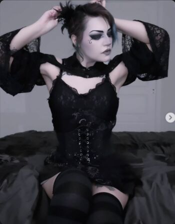 WatchGirlsPlay