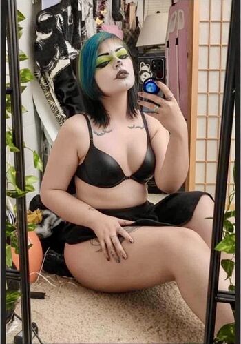 WatchGirlsPlay