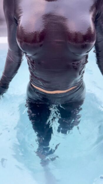 Full leaked Wetlooklisa private onlyfans photo