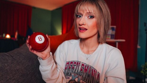 WheezyBlonde