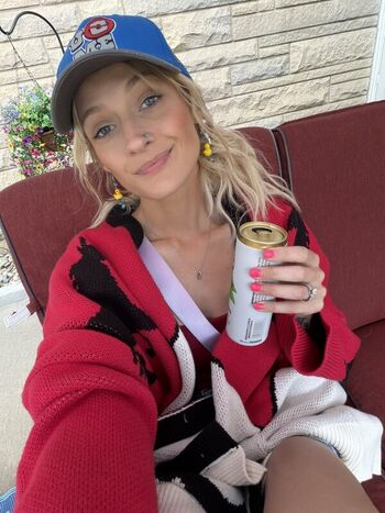 WheezyBlonde