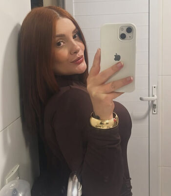 Full leaked Emily os/ private onlyfans photo