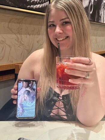 Full leaked Veenacos / private onlyfans photo