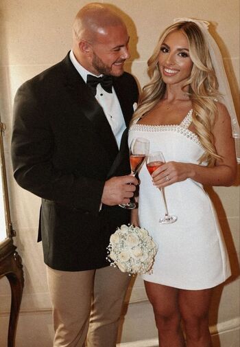 Full leaked Mslunarose / private onlyfans photo