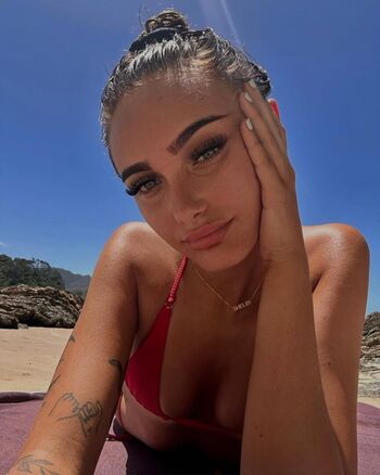 Full leaked Ember snow/ private onlyfans photo