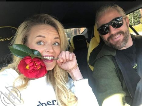 Full leaked Kissglow/ private onlyfans photo