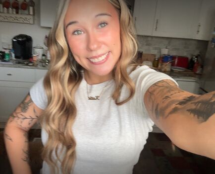 Full leaked Willow hand / private onlyfans photo