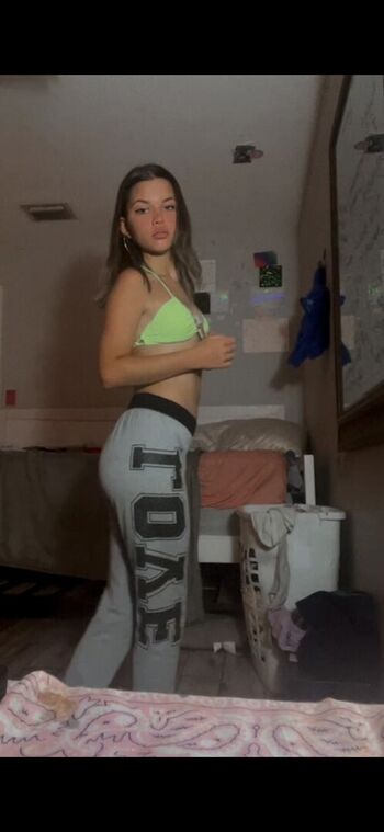 Full leaked Hellodespina/ private onlyfans photo