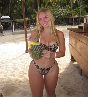 Full leaked Kathrynton/ private onlyfans photo