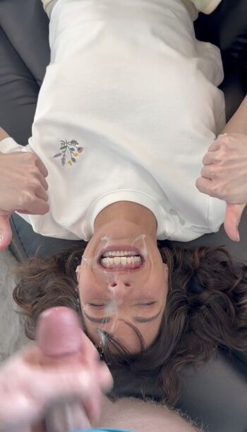 Full leaked Emiru / private onlyfans photo