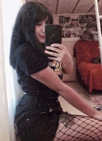 Full leaked Lindsey love/ private onlyfans photo