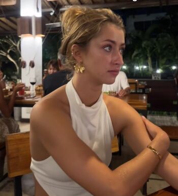 Full leaked Nude muse / private onlyfans photo