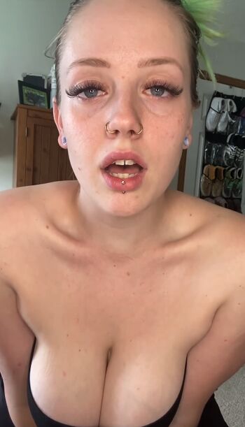 Full leaked Goddess sleepy/ private onlyfans photo