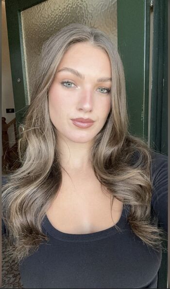 Full leaked Clapper/ private onlyfans photo