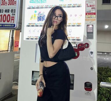 Full leaked Itslunaaaaa/ private onlyfans photo