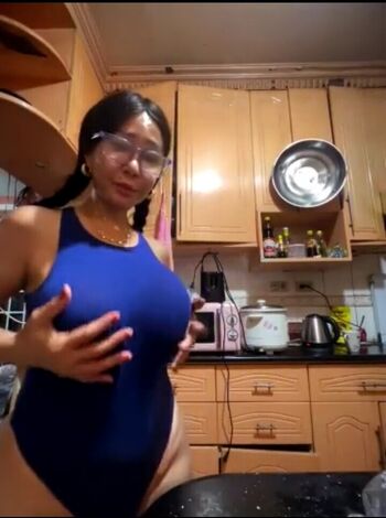 Full leaked Caitlyneavess/ private onlyfans photo