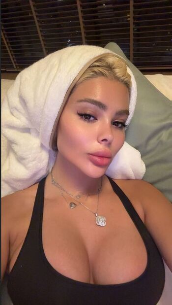 Full leaked Who is this  page private onlyfans photo
