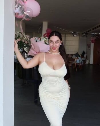 Full leaked Red witchhh / private onlyfans photo
